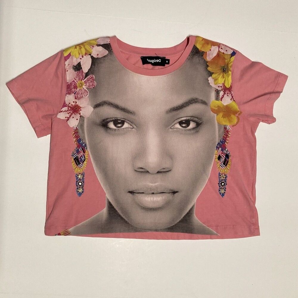 Desigual Beaded Woman’s Face Cropped Tee Graphic Print Medium Pink B&W Arty